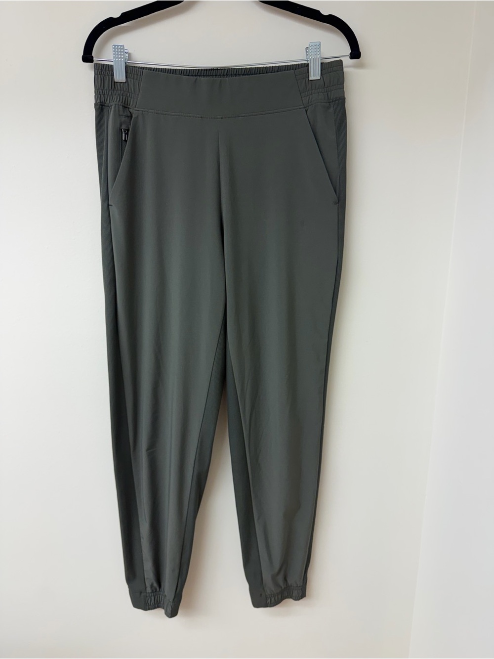 Athleta Textured Brooklyn Jogger
Pants Olive Green High Rise
Womens 6